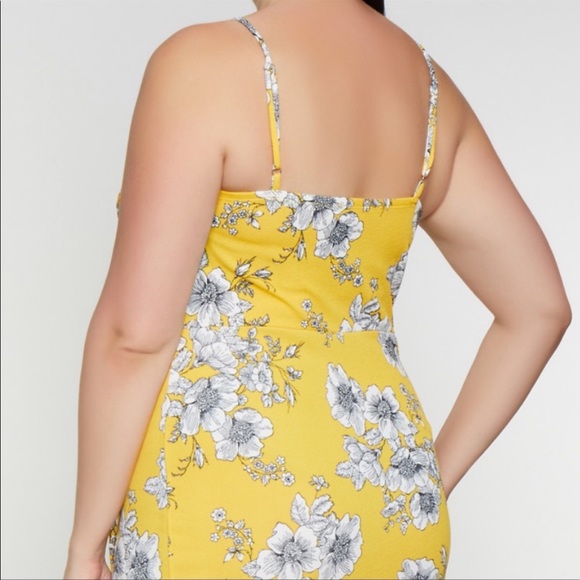 NEW•2X•SUNSHINE FLORAL BUTTON ACCENT DRESS•NWT - Picture 4 of 9